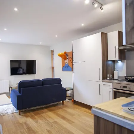 Higgihaus 34 Cabot Mews *