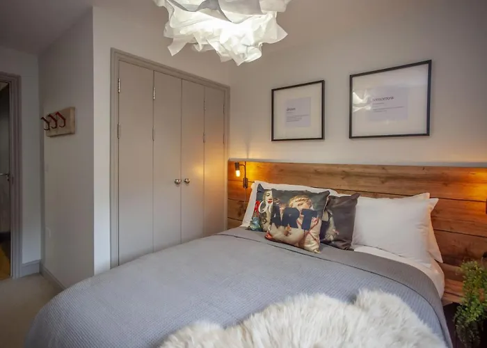 Higgihaus 34 Cabot Mews