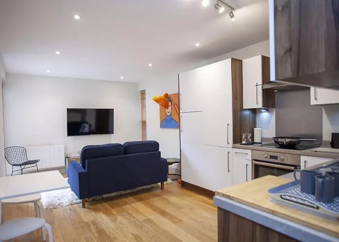 Higgihaus 34 Cabot Mews *